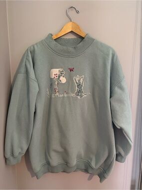 Lady Footlocker Vintage Heart Neck Kitten Crewneck Sweater